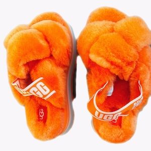 Cute brand new Ugg sandals! Size 6!